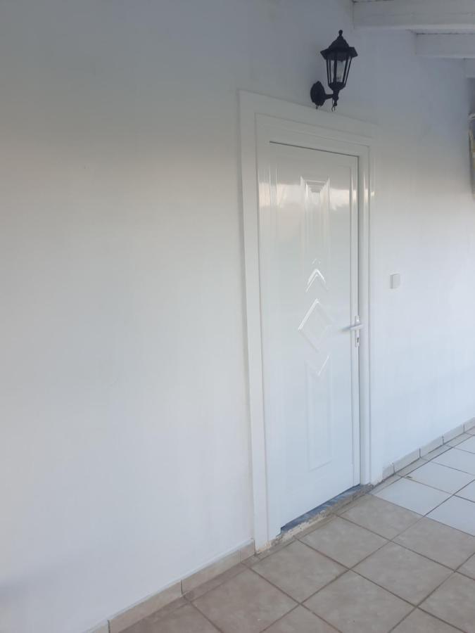 Rosemary House Guest House ซารานเดอ ภายนอก รูปภาพ