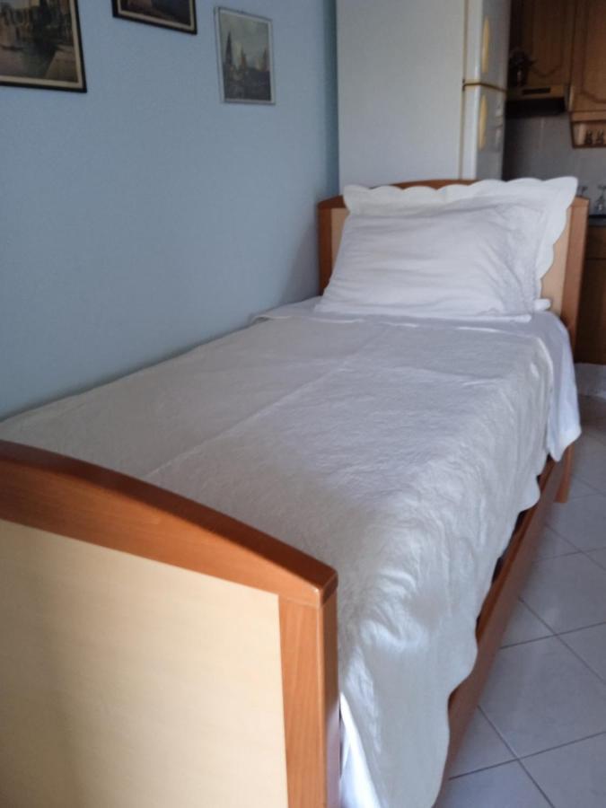 Rosemary House Guest House ซารานเดอ ภายนอก รูปภาพ